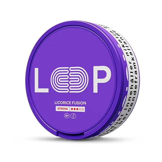 Close-up of LOOP Licorice Fusion all white nicotine pouch can. Slim format, licorice taste, stylish black packaging.