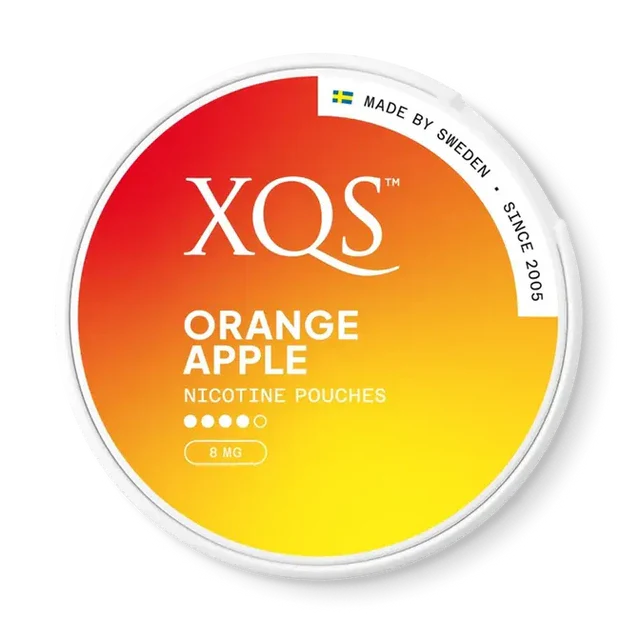 XQS Orange Apple strong nicotine pouch can. Orange and green design, all white slim pouch with strong orange and apple flavor. Fruity and bold.