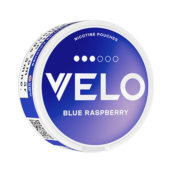 Close-up of VELO Blue Raspberry all white nicotine pouch can. Slim format, fruity blue raspberry taste, modern blue design.