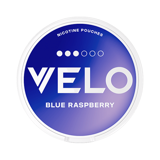 Close-up of VELO Blue Raspberry all white nicotine pouch can. Slim format, fruity blue raspberry taste, modern blue design.