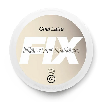 Fix Chai Latte nicotine pouch can. Brown and white design, all white slim pouch with chai latte flavor. Spicy and smooth.