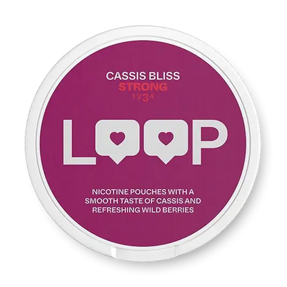 Close-up of LOOP Cassis Bliss Slim all white nicotine pouch can. Slim format, cassis blackcurrant taste, stylish packaging.