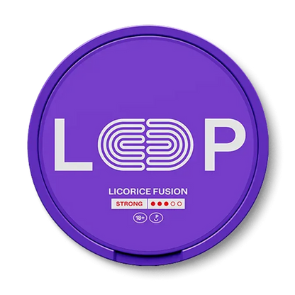 Close-up of LOOP Licorice Fusion all white nicotine pouch can. Slim format, licorice taste, stylish black packaging.