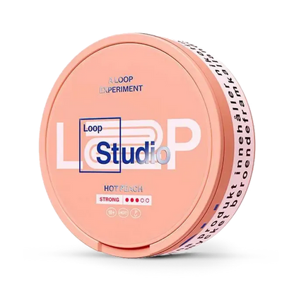 Loop Hot Peach Strong nicotine pouch can. Orange and white design, all white slim pouch with spicy hot peach flavor. Strong and bold.