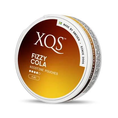 Close-up of XQS Fizzy Cola strong all white nicotine pouch can. Slim format, fizzy cola taste, strong and lively packaging.